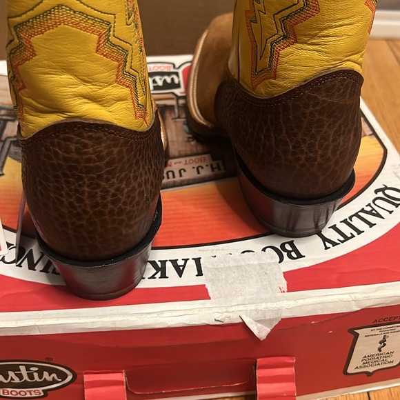 Justin Boots for men. Like new! Size 8.5 - Picture 5 of 11